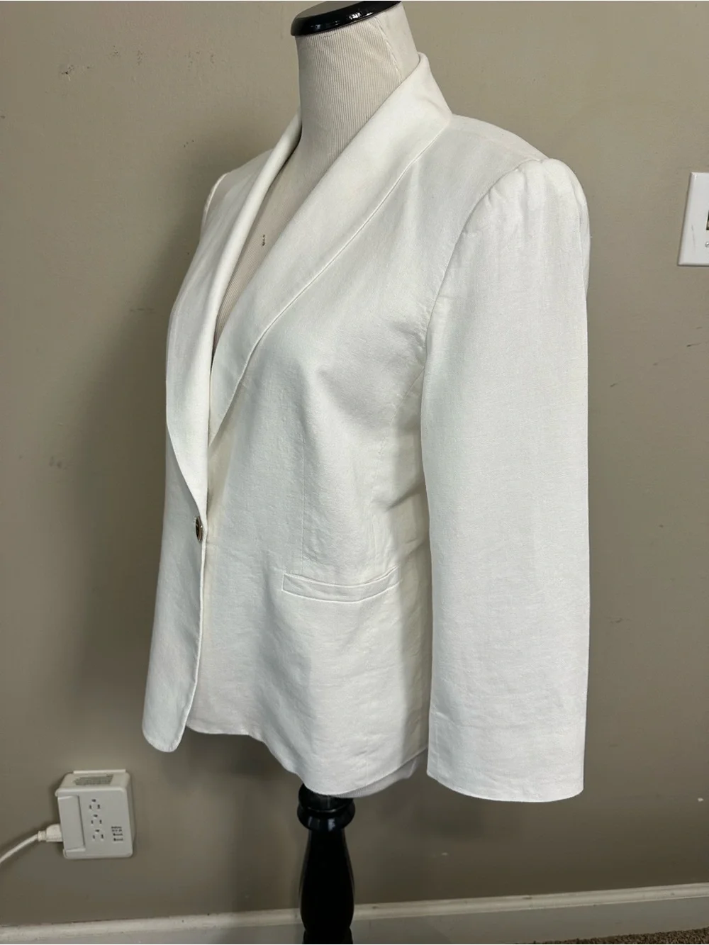 Evan Picone black label women’s 8,‎ linen blend blazer 1 button front closure